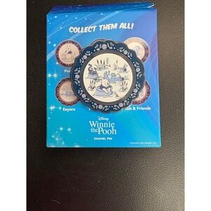 Disney Winnie The Pooh Tonal Floral Characters - Pooh‎ and Friends